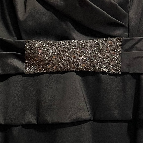 Dress - Picture 5 of 5